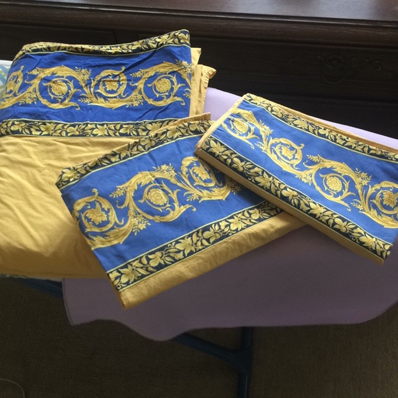 Versace Flat Top Sheet pillowcases - Picture 6 of 8